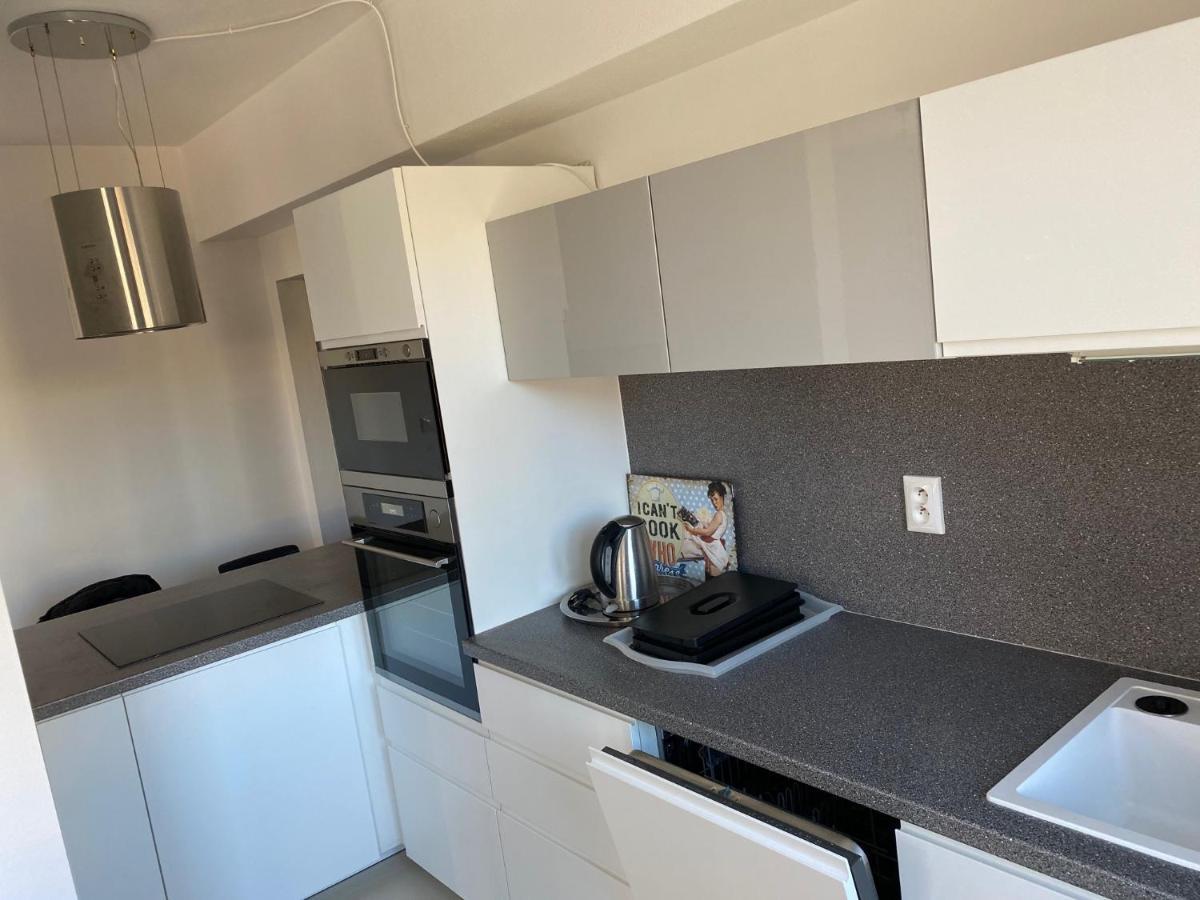 Apartman "Dunaj" Private Parking - Klimatizacia Šamorín Екстериор снимка